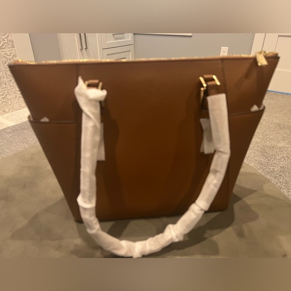 NWT Michael Kors brown leather tote - Picture 2 of 10